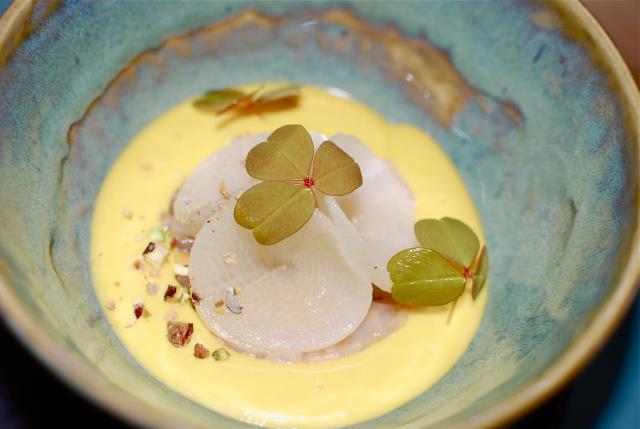 Tartare de langoustine et soupe de mangue