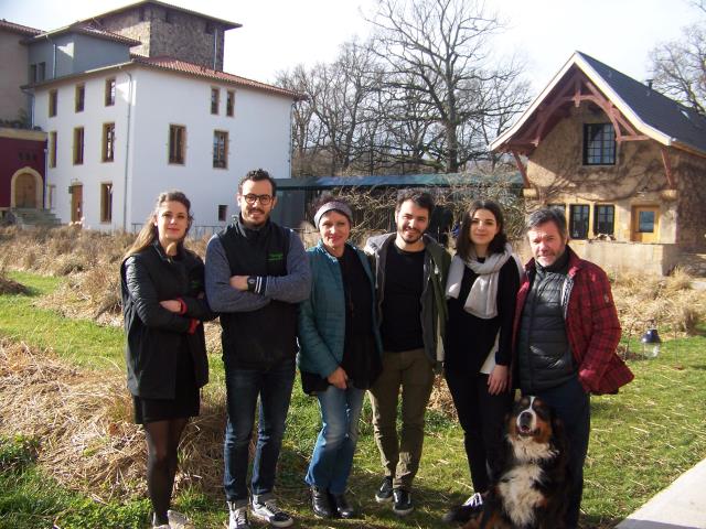 La famille Troisgros au complet, Michel et Marie-Pierre, leurs deux fils César et Léo et leur amie respective.