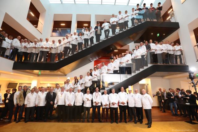 L'ensemble des chefs de l'Académie Culinaire de France présents à la cérémonie.