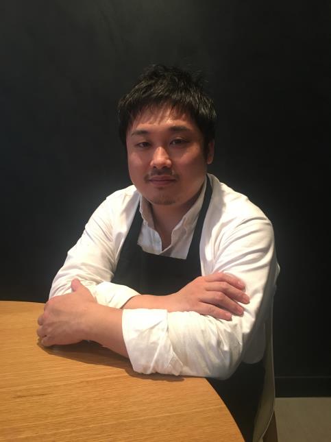 Yoshiaki Ito a passé dix-huit ans chez Hiramatsu Paris, dont dix en tant que chef