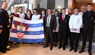 Une promotion a été baptisée au nom de la Frégate Jean Bart, assurant à ces neuf élèves de...