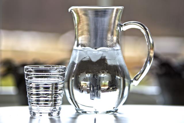 Cafés, restaurants : le consommateur peut-il obtenir un verre d'eau  gratuitement ?