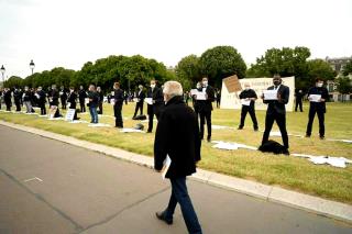 400 vacataires de la restauration manifestaient dans la retenue aux Invalides