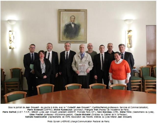 Sous le portrait de Jean Drouant, de gauche à droite, Cynthia Perrod, professeure Services et commercialisation ; Pierre Bodenant  (DAFPIC), Michel Ryckebusch, proviseur ;  François Weil, Recteur de l'Académie de Paris ; Pierre Berthet, C.E.T. T.H.R. – ré