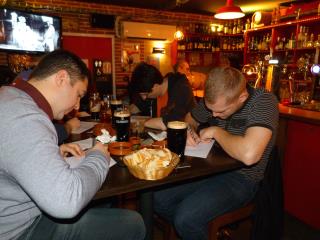 C'est l'heure de la dictée au bar Le Péry  à Toulouse