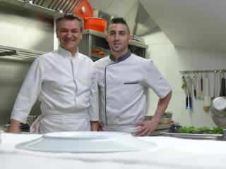 Franck Cicognola et son second Yoann régale tous les jours d'une cuisine fraîcheur à la minute.