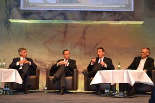 De gauche à droite : Chris Nassetta, Hilton Worldwide ; Richard Solomons IHG ; Arne Sorenson,...