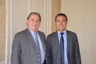 Les députés Jean-Miche Couve et Yves Foulon, ce matin, dans les locaux de l'Assemblée nationale,...