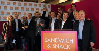 Les vainqueurs de la 3ème édition du concours Sandwich & Snack Show Academy, avec Corinne Ménégaux...