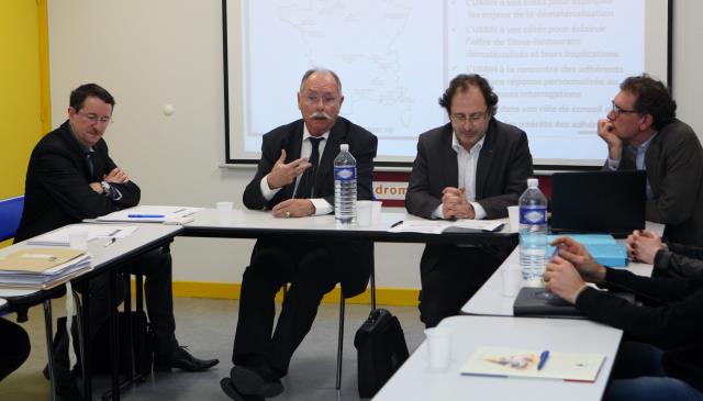 Guy Lambert, Charly Belisson, Stephan Levy et Vincent Toche ont animé cette réunion.