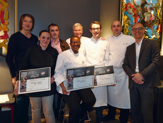 Les membres du jury, la lauréate Nadia Igué (au centre), Nicolas Mont (2ème), Stéphanie Leblanc (3ème), et le directeur général d'Aoste Professionnel Patrick Collin (à dte).