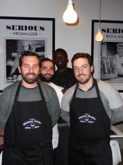 Nicolas Bianco (à gauche) et son équipe misent sur le burger 'de luxe'.