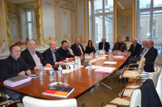 L'installation de la commission a eu lieu hier dans la salle historique du 22 rue d'Anjou.