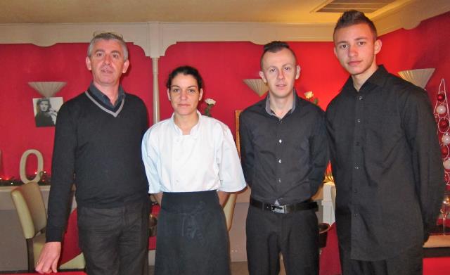 Patrice Dorigné, gérant, France Perrin de Boussac (en cuisine avec  Xavier Thomassous la direction de Jean-Raymond Mayeras) , Fabien Noger et Jéremy Munoz, en salle.