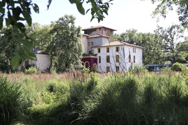 A Ouches, l'environnement naturel est prégnant.