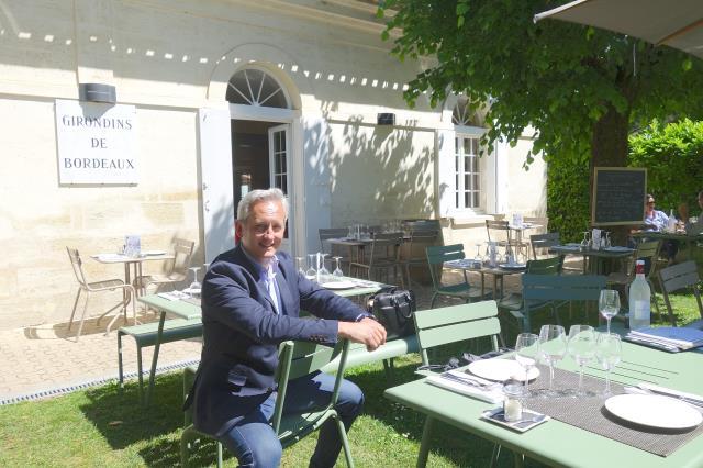 Nicolas Lascombes dans son jardin au coeur du club sportif des Girondins de Bordeaux, nom de la fameuse équipe de football