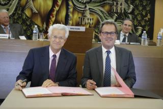 De g à d : Didier Kling, président de la CCI de région Paris Ile-de-France et Frédéric Jouët,...