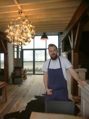 Florent Ladeyn a d'abord transformé le restaurant avant l'hôtel, dans le même esprit.