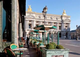 La terrasse du Café de la Paix.