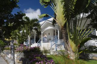 Le Saint-Barth Isle de France est situé sur la plage des Flamands, à cinq minutes de la captiale de...