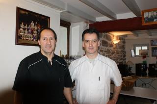 Peio Inda (à gauche) et Patrick Auchoberry, complices en cuisine depuis 22 ans