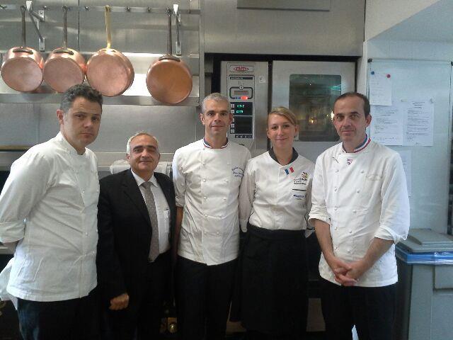 Entraînement au Sénat (de gauche à droite) : Fabrice Desvignes (bocuse d'or), François Masdevall, Jérôme Le Minier, la candidate cuisine Caroline Liénart, et Gilles Poyac.