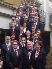 Le jury, les candidats et le corps professoral réunis pour la finale nationale au lycée de...