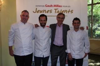 Maximin Hellio, Yoni Saada, Côme de Chérisey et Stéphane Pitré, lors de la remise de la Dotation...