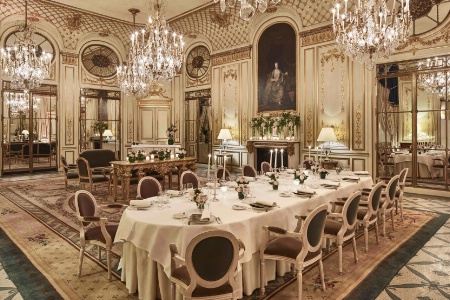 Le salon Pompadour, une merveille pour djeuner ou dīner au sein du Palace Le Meurice