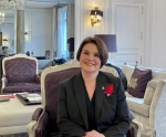 Nicole Grosel, chef de réception adjointe du Plaza Athénée