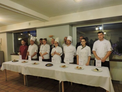 Les sept chefs de cuisine en comptition.