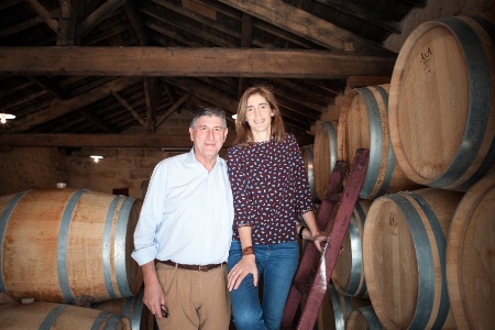 Didier et Olivia Le Calvez dans leur domaine viticole Chteau Clarisse  Puisseguin.
