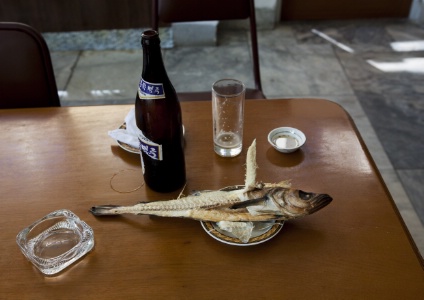 Les restaurants en ville sont bien meilleurs que ceux des htels, sauf  tomber sur un poisson sec et une bire tide comme dans ce boui-boui de province
