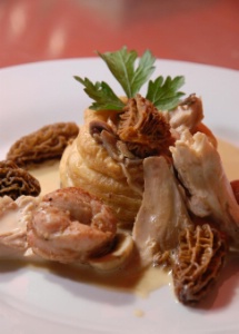 Vol Au Vent Ris De Veau Et Gambas Sautées Morilles Et