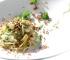 Recette de chef à chef : Émincés de pintade aux courgettes jaunes, poivron vert et gingembre. Spaghettis au quinoa persillé et crème végétale à l'huile de noisette