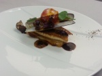 Recette de chef à chef : Rouget-barbet de roche grillé à la plancha, Tatin cacahuètes aux endives et cardamome noire, jus d'agrumes au chorizo ibérique