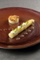 Michelin 2015 : L'asperge blanche du Sud-Ouest étuvée au Sauternes, croustillant aux noisettes et thym citron