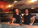 Pizzas à la part et vins originaux à L'Atelia