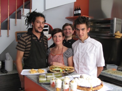 Antoine Anclin (2e en partant de la droite) veut promouvoir le sandwich haut de gamme  des tarifs abordables.