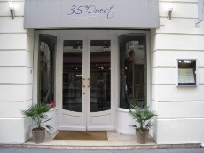 35 Ouest, rue de Verneuil, dans le VIIe arrondissement de la capitale.