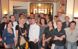 Chefs et photographes runis au Restaurant Afaria  Paris avant la comptition du 20 septembre  Oloron-Sainte-Marie.