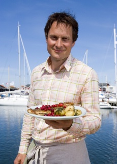 Claus Meyer, fondateur du mouvement de la Nouvelle cuisine nordique, cofondateur et copropritaire du clbre restaurant Noma,  Copenhague.