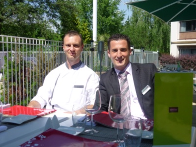 Mathieu Friess et Romain Texier, ici sur la terrasse, ont des ambitions pour Terres Gourmandes.