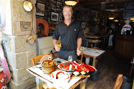 Pierre Cosmao dans son restaurant de Brest.
