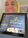 Le restaurant Aux Armes de Champagne propose sa carte des vins sur iPad