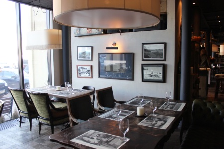 3 - Barbaresco : des photos et sets de table en noir et blanc, de l'espace, de la modernit pour ce restaurant aux accents italiens.