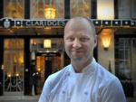 Simon Rogan arrive au Claridge's