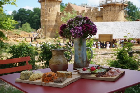 Guedelon Repense Sa Restauration