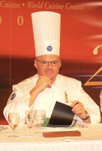 Heston Blumenthal, chef du restaurant Fat Duck 3 toiles Michelin,  Bray-on-Thames, en Grande-Bretagne.