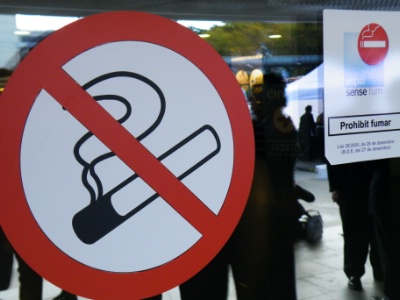 Selon les reprsentants professionnels espagnols, la baisse de frquentation lie  l'interdiction du tabac pourrait se traduire par une perte de 7 milliards d'euros par an.
